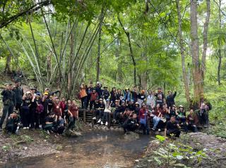 27. โครงการสร้างจิตสำนึกการอนุรักษ์สิ่งแวดล้อมธรรมชาติ​ กิจกรรมเดินสำรวจพันธ์ุไม้​ ศึกษาระบบนิเวศป่าไม้และการจัดการฝายในป่าชุมชน​