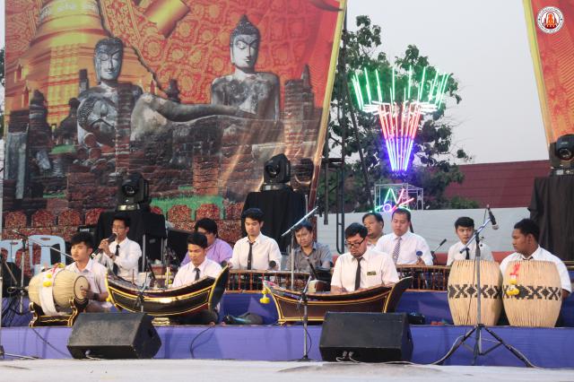 2. งานประเพณีนบพระ – เล่นเพลง และงานกาชาดจังหวัดกำแพงเพชร ประจำปี ๒๕๖๒ วันที่ ๒๑ กุมภาพันธ์ ๒๕๖๒ (เวทีกลาง)