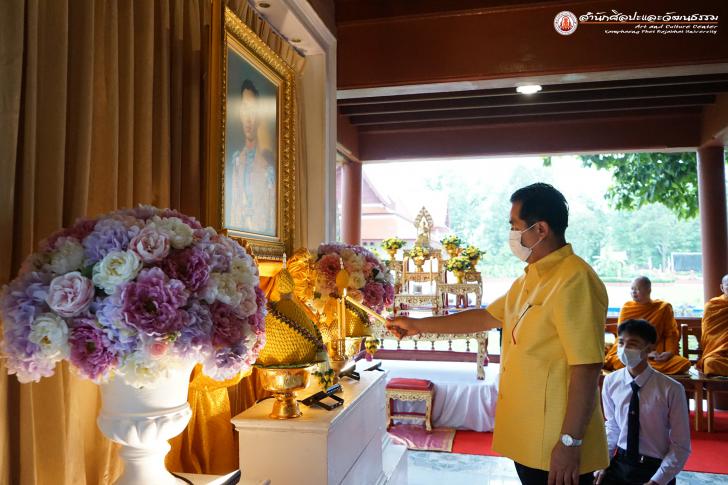 4. กิจกรรมทำบุญใส่บาตรเพื่อถวายเป็นพระราชกุศลเนื่องในวาระวันคล้ายวันสวรรคต