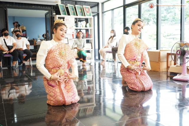 2. พิธีบวงสรวงพระพิฆเนศวร ประจำปีการศึกษา ๒๕๖๕ โปรแกรมออกแบบผลิตภัณฑ์และกราฟิก