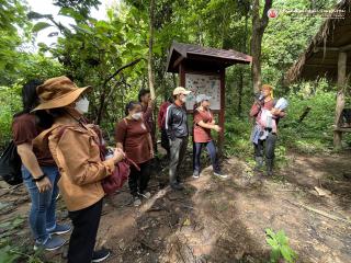 4. โครงการสร้างจิตสำนึกการอนุรักษ์สิ่งแวดล้อมธรรมชาติ​ กิจกรรมเดินสำรวจพันธ์ุไม้​ ศึกษาระบบนิเวศป่าไม้และการจัดการฝายในป่าชุมชน​