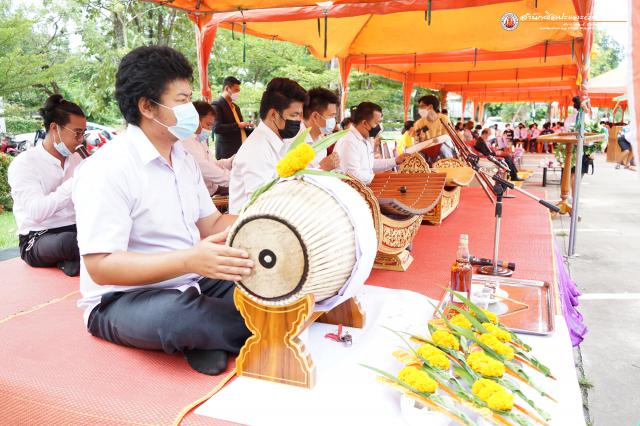 4. พิธีไหว้ครูช่าง คณะเทคโนโลยีอุตสาหกรรม ประจำปี ๒๕๖๕