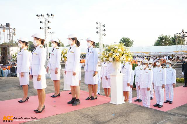 4. พิธีวางพวงมาลาเพื่อน้อมรำลึกในพระมหากรุณาธิคุณ เนื่องในวันคล้ายวันสวรรคต