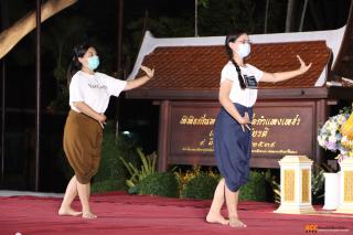 11. ซ้อมการแสดงเพื่อแสดงในกิจกรรมการแสดงดนตรีไทย นาฏศิลป์ไทย และนาฏศิลป์นานาชาติ "วันอนุรักษ์มรดกไทย"