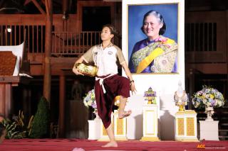111. ซ้อมการแสดงเพื่อแสดงในกิจกรรมการแสดงดนตรีไทย นาฏศิลป์ไทย และนาฏศิลป์นานาชาติ "วันอนุรักษ์มรดกไทย"