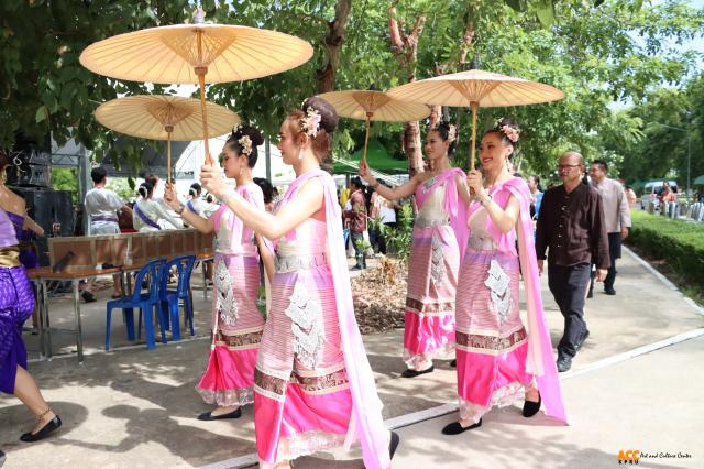 4. โครงการเชิดชูเกียรติศิลปินท้องถิ่น เครือข่ายมรดกภูมิปัญญาทางวัฒนธรรมท้องถิ่น ๙ จังหวัดภาคเหนือตอนล่าง