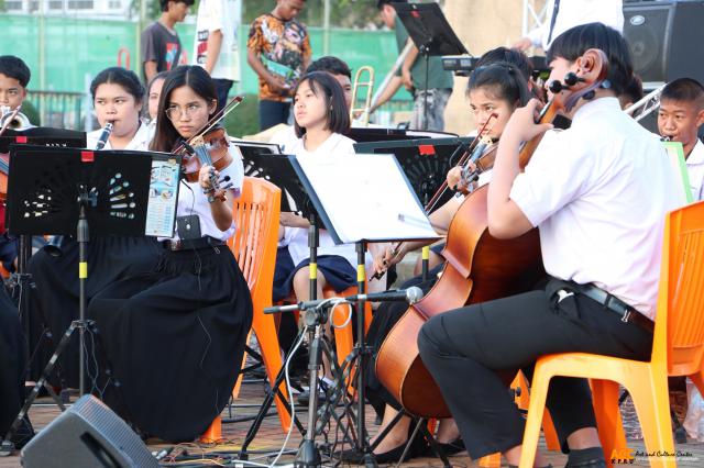 3. การแสดงดนตรีเทิดพระเกียรติ ดนตรีในสวน H.M.Song อว.บรรเลงเพลงของพ่อ