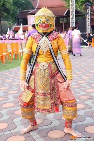 90. โครงการวันอนุรักษ์มรดกไทยเพื่อเฉลิมพระเกียรติสมเด็จพระกนิษฐาธิราชเจ้า กรมสมเด็จพระเทพรัตนราชสุดา ฯ สยามบรมราชกุมารี และการแสดงดนตรีไทย นาฏศิลป์ไทยและการแสดงนาฏศิลป์นานาชาติ