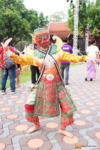 108. โครงการวันอนุรักษ์มรดกไทยเพื่อเฉลิมพระเกียรติสมเด็จพระกนิษฐาธิราชเจ้า กรมสมเด็จพระเทพรัตนราชสุดา ฯ สยามบรมราชกุมารี และการแสดงดนตรีไทย นาฏศิลป์ไทยและการแสดงนาฏศิลป์นานาชาติ