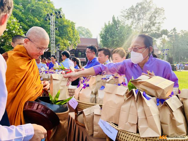 3. กิจกรรมพิธีบำเพ็ญกุศลทำบุญใส่บาตร วันอนุรักษ์มรดกไทย ถวายเป็นพระราชกุศลพระพรชัยมงคล แด่สมเด็จพระกนิษฐาธิราชเจ้ากรมสมเด็จพระเทพรัตนราชสุดา ฯ สยามบรมราชกุมารี