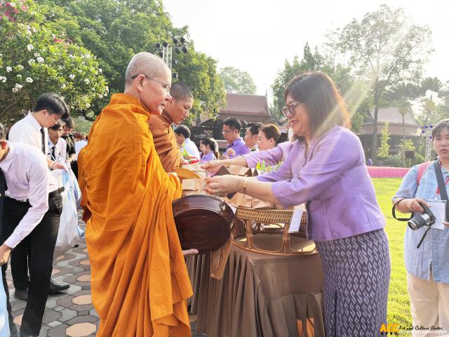 4. กิจกรรมพิธีบำเพ็ญกุศลทำบุญใส่บาตร วันอนุรักษ์มรดกไทย ถวายเป็นพระราชกุศลพระพรชัยมงคล แด่สมเด็จพระกนิษฐาธิราชเจ้ากรมสมเด็จพระเทพรัตนราชสุดา ฯ สยามบรมราชกุมารี