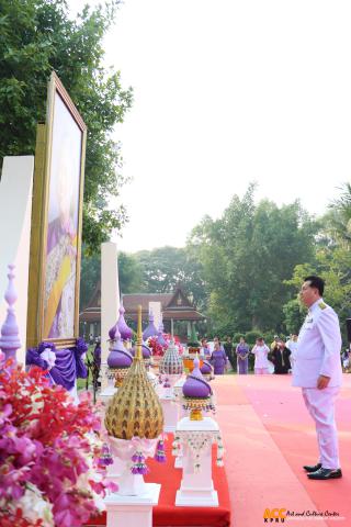 89. กิจกรรมพิธีบำเพ็ญกุศลทำบุญใส่บาตร "วันอนุรักษ์มรดกไทย" ถวายเป็นพระราชกุศลพระพรชัยมงคล แด่สมเด็จพระกนิษฐาธิราชเจ้ากรมสมเด็จพระเทพรัตนราชสุดา ฯ สยามบรมราชกุมารี