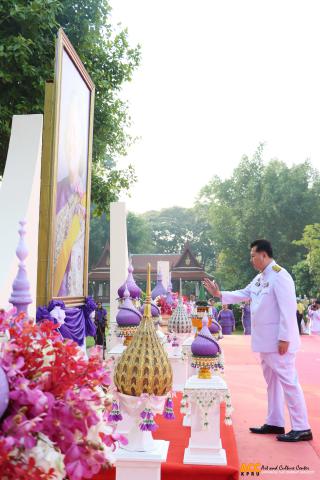 91. กิจกรรมพิธีบำเพ็ญกุศลทำบุญใส่บาตร "วันอนุรักษ์มรดกไทย" ถวายเป็นพระราชกุศลพระพรชัยมงคล แด่สมเด็จพระกนิษฐาธิราชเจ้ากรมสมเด็จพระเทพรัตนราชสุดา ฯ สยามบรมราชกุมารี