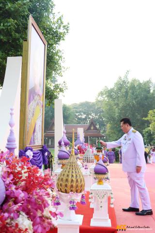 92. กิจกรรมพิธีบำเพ็ญกุศลทำบุญใส่บาตร "วันอนุรักษ์มรดกไทย" ถวายเป็นพระราชกุศลพระพรชัยมงคล แด่สมเด็จพระกนิษฐาธิราชเจ้ากรมสมเด็จพระเทพรัตนราชสุดา ฯ สยามบรมราชกุมารี