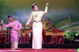 239. การแสดงเวทีกลาง งานประเพณี "สารทไทย-กล้วยไข่ และของดีเมืองกำแพง" ประจำปี ๒๕๖๗ (วันที่ ๕ ตุลาคม ๒๕๖๗)