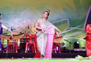 326. การแสดงเวทีกลาง งานประเพณี "สารทไทย-กล้วยไข่ และของดีเมืองกำแพง" ประจำปี ๒๕๖๗ (วันที่ ๕ ตุลาคม ๒๕๖๗)