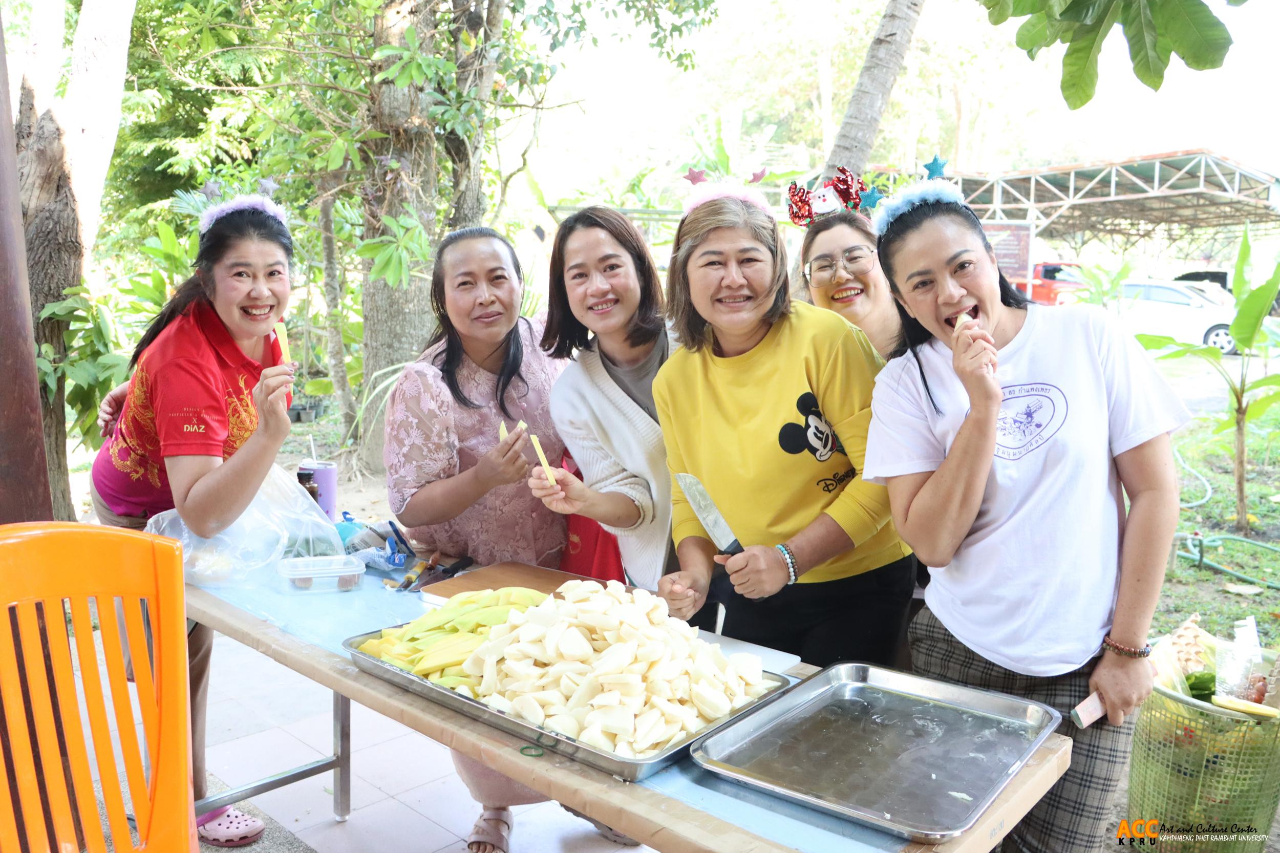 12. กิจกรรมวันเด็กและปีใหม่ ชุมนุมนาฏศิลป์ศูนย์จริยศึกษา สิรินธร กำแพงเพชร