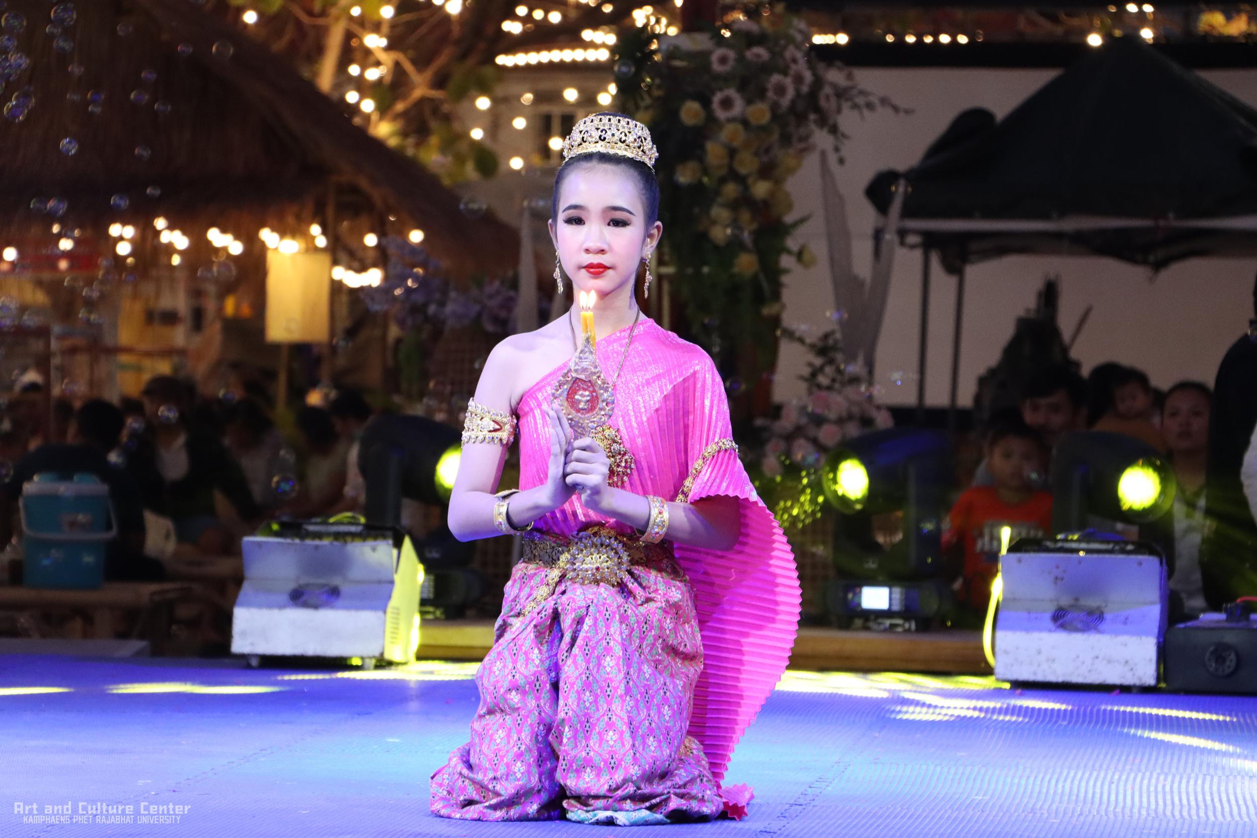 21. โครงการสร้างกิจกรรมรองรับการท่องเที่ยว กิจกรรมหลัก ส่งเสริมกิจกรรมงานประเพณีของจังหวัด : กำแพงเพชรเมืองสร้างสรรค์ วัฒนธรรมสร้างสุข