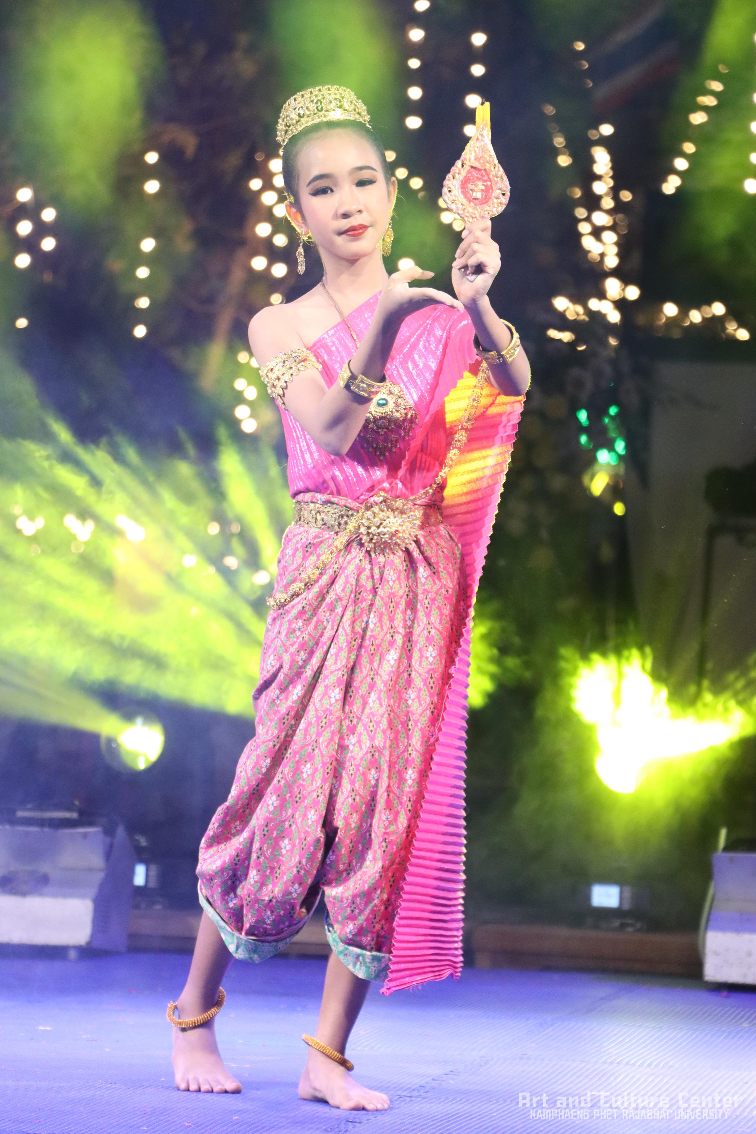 30. โครงการสร้างกิจกรรมรองรับการท่องเที่ยว กิจกรรมหลัก ส่งเสริมกิจกรรมงานประเพณีของจังหวัด : กำแพงเพชรเมืองสร้างสรรค์ วัฒนธรรมสร้างสุข