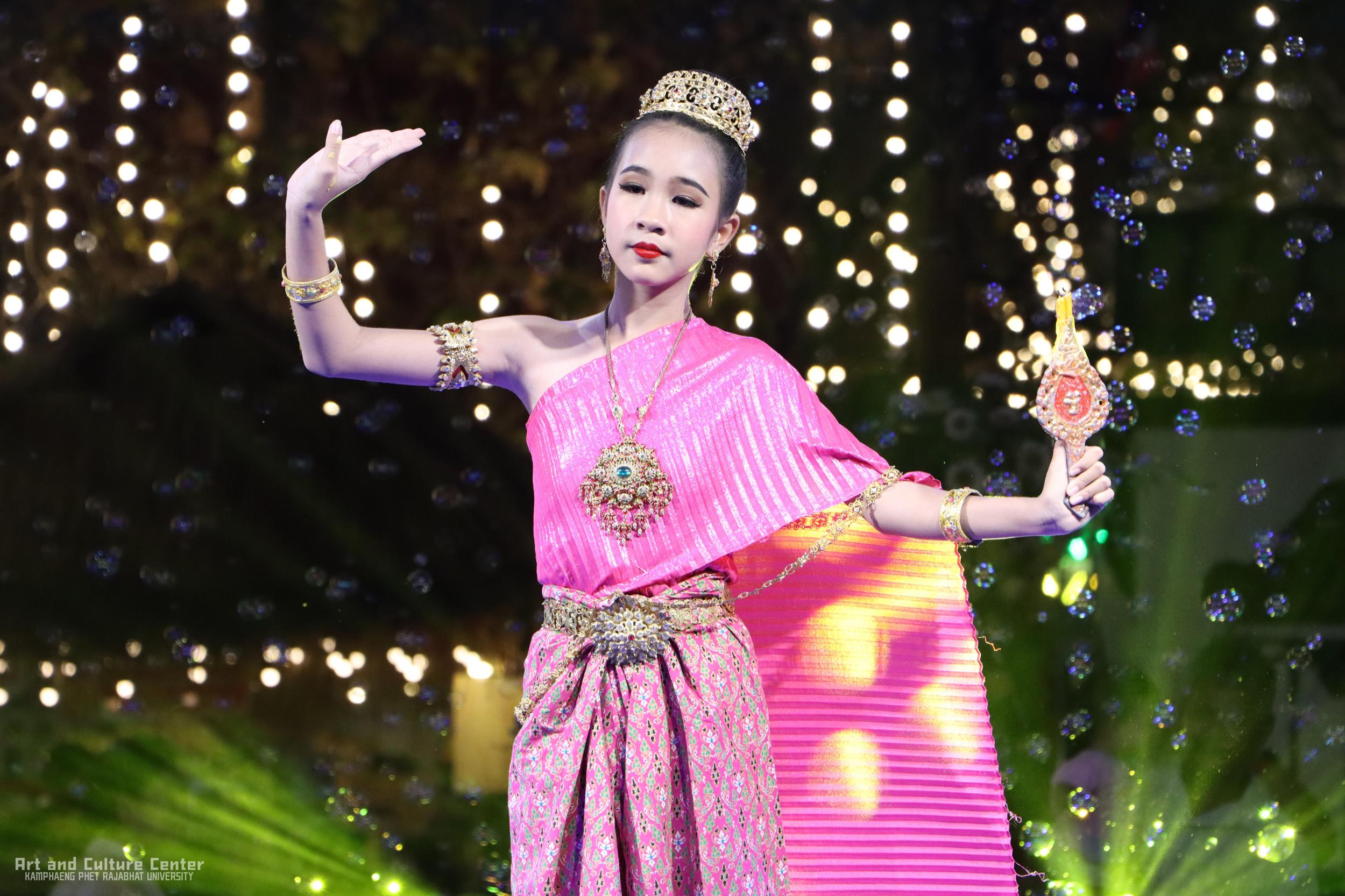 33. โครงการสร้างกิจกรรมรองรับการท่องเที่ยว กิจกรรมหลัก ส่งเสริมกิจกรรมงานประเพณีของจังหวัด : กำแพงเพชรเมืองสร้างสรรค์ วัฒนธรรมสร้างสุข