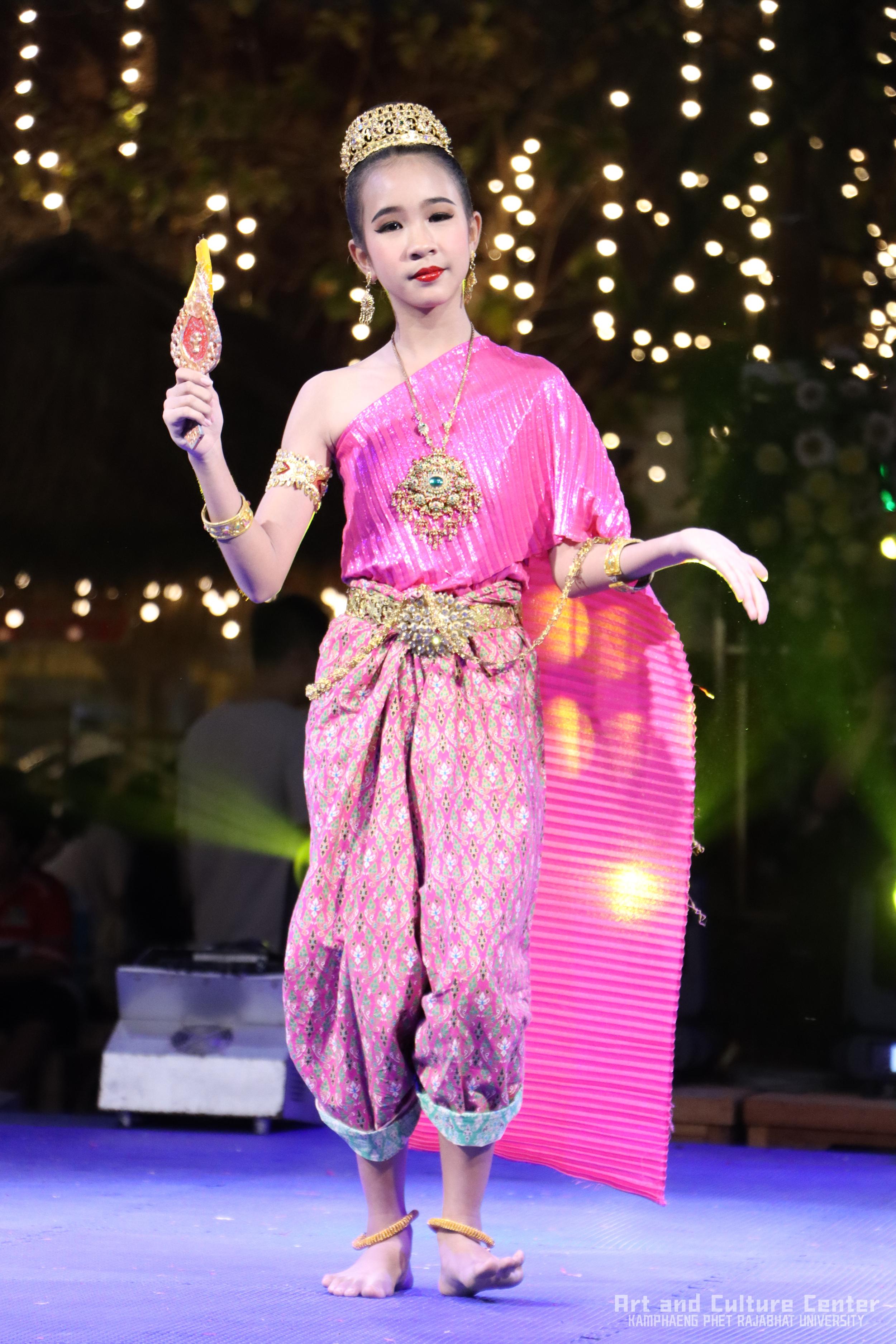 34. โครงการสร้างกิจกรรมรองรับการท่องเที่ยว กิจกรรมหลัก ส่งเสริมกิจกรรมงานประเพณีของจังหวัด : กำแพงเพชรเมืองสร้างสรรค์ วัฒนธรรมสร้างสุข