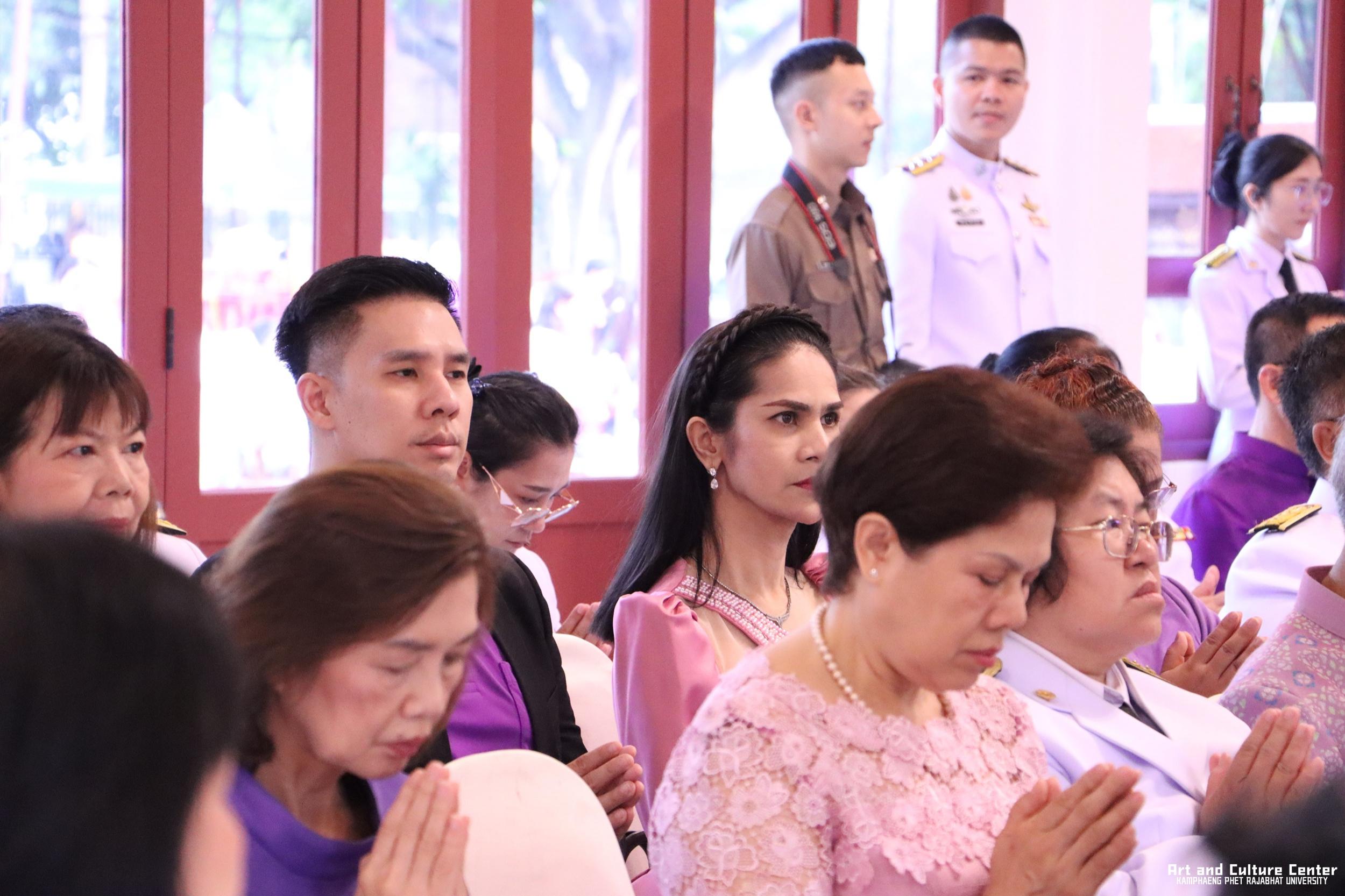 31. พิธีบำเพ็ญกุศลทำบุญใส่บาตร "วันอนุรักษ์มรดกไทย" เพื่อถวายเป็นพระราชกุศล และพิธีถวายพระพรชัยมงคล แด่สมเด็จพระกนิษฐาธิราชเจ้ากรมสมเด็จพระเทพรัตนราชสุดา ฯ สยามบรมราชกุมารี