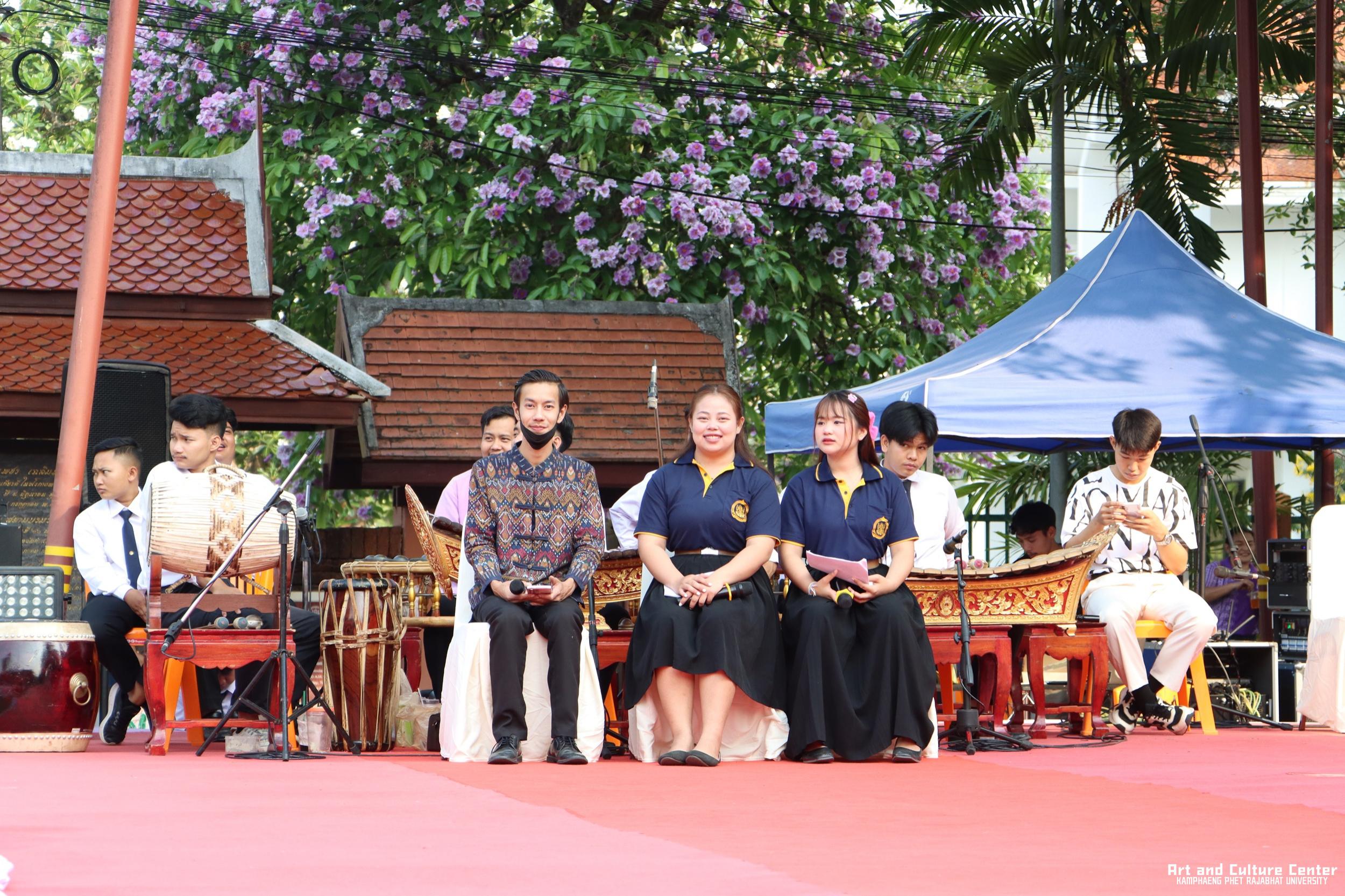47. พิธีบำเพ็ญกุศลทำบุญใส่บาตร "วันอนุรักษ์มรดกไทย" เพื่อถวายเป็นพระราชกุศล และพิธีถวายพระพรชัยมงคล แด่สมเด็จพระกนิษฐาธิราชเจ้ากรมสมเด็จพระเทพรัตนราชสุดา ฯ สยามบรมราชกุมารี