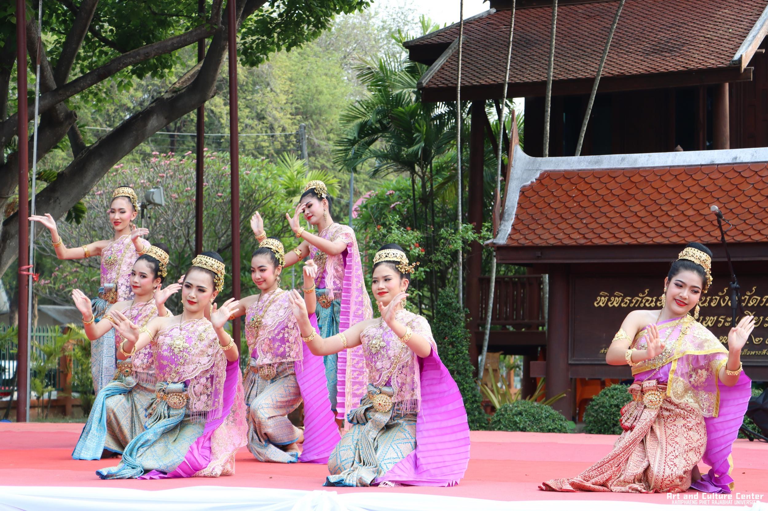 82. พิธีบำเพ็ญกุศลทำบุญใส่บาตร "วันอนุรักษ์มรดกไทย" เพื่อถวายเป็นพระราชกุศล และพิธีถวายพระพรชัยมงคล แด่สมเด็จพระกนิษฐาธิราชเจ้ากรมสมเด็จพระเทพรัตนราชสุดา ฯ สยามบรมราชกุมารี