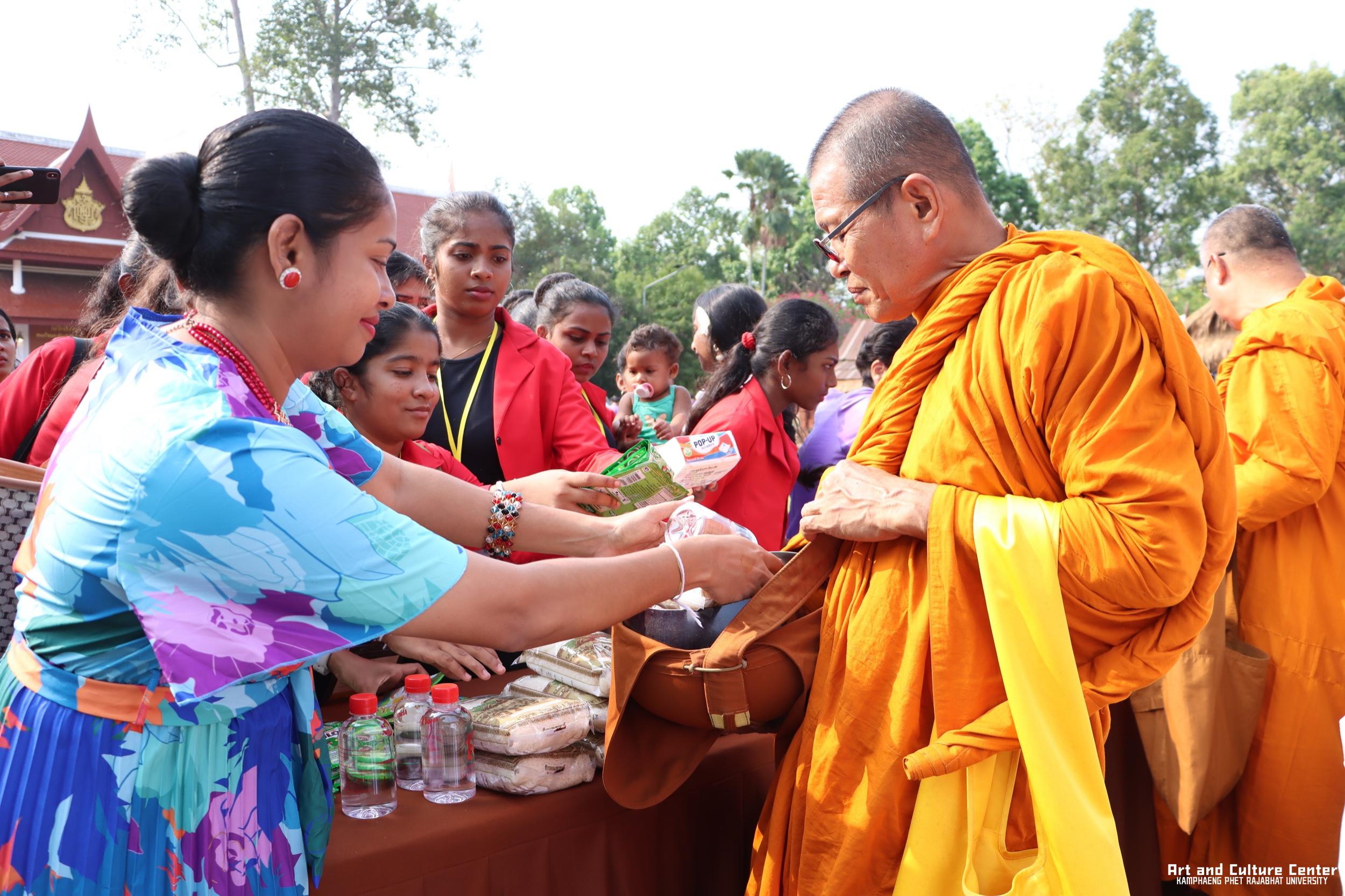 170. พิธีบำเพ็ญกุศลทำบุญใส่บาตร "วันอนุรักษ์มรดกไทย" เพื่อถวายเป็นพระราชกุศล และพิธีถวายพระพรชัยมงคล แด่สมเด็จพระกนิษฐาธิราชเจ้ากรมสมเด็จพระเทพรัตนราชสุดา ฯ สยามบรมราชกุมารี