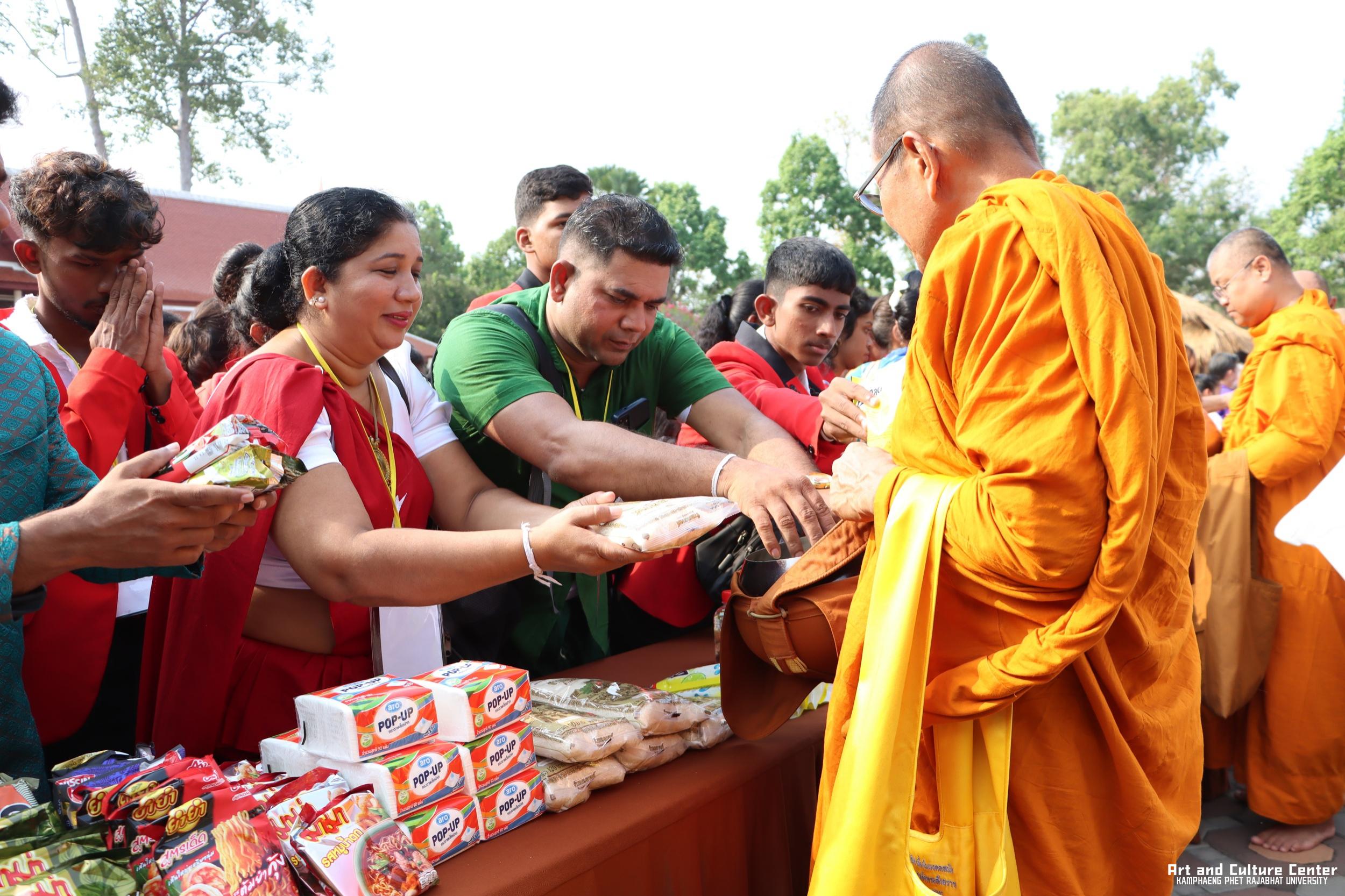 172. พิธีบำเพ็ญกุศลทำบุญใส่บาตร "วันอนุรักษ์มรดกไทย" เพื่อถวายเป็นพระราชกุศล และพิธีถวายพระพรชัยมงคล แด่สมเด็จพระกนิษฐาธิราชเจ้ากรมสมเด็จพระเทพรัตนราชสุดา ฯ สยามบรมราชกุมารี