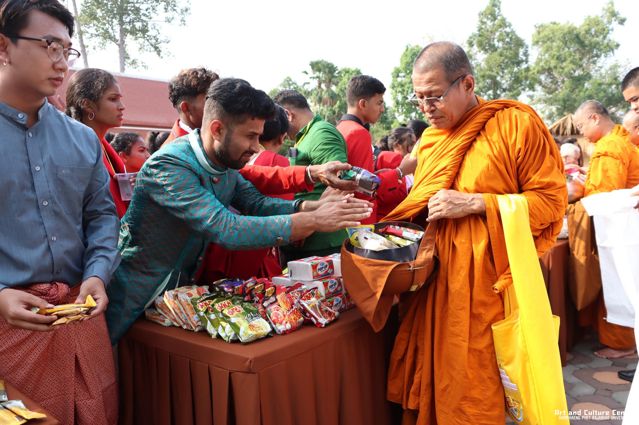 173. พิธีบำเพ็ญกุศลทำบุญใส่บาตร "วันอนุรักษ์มรดกไทย" เพื่อถวายเป็นพระราชกุศล และพิธีถวายพระพรชัยมงคล แด่สมเด็จพระกนิษฐาธิราชเจ้ากรมสมเด็จพระเทพรัตนราชสุดา ฯ สยามบรมราชกุมารี