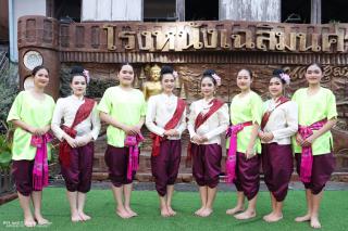 ตลาดย้อนยุคนครชุม “เสน่ห์บ้านปิด ตลาดเปิด”