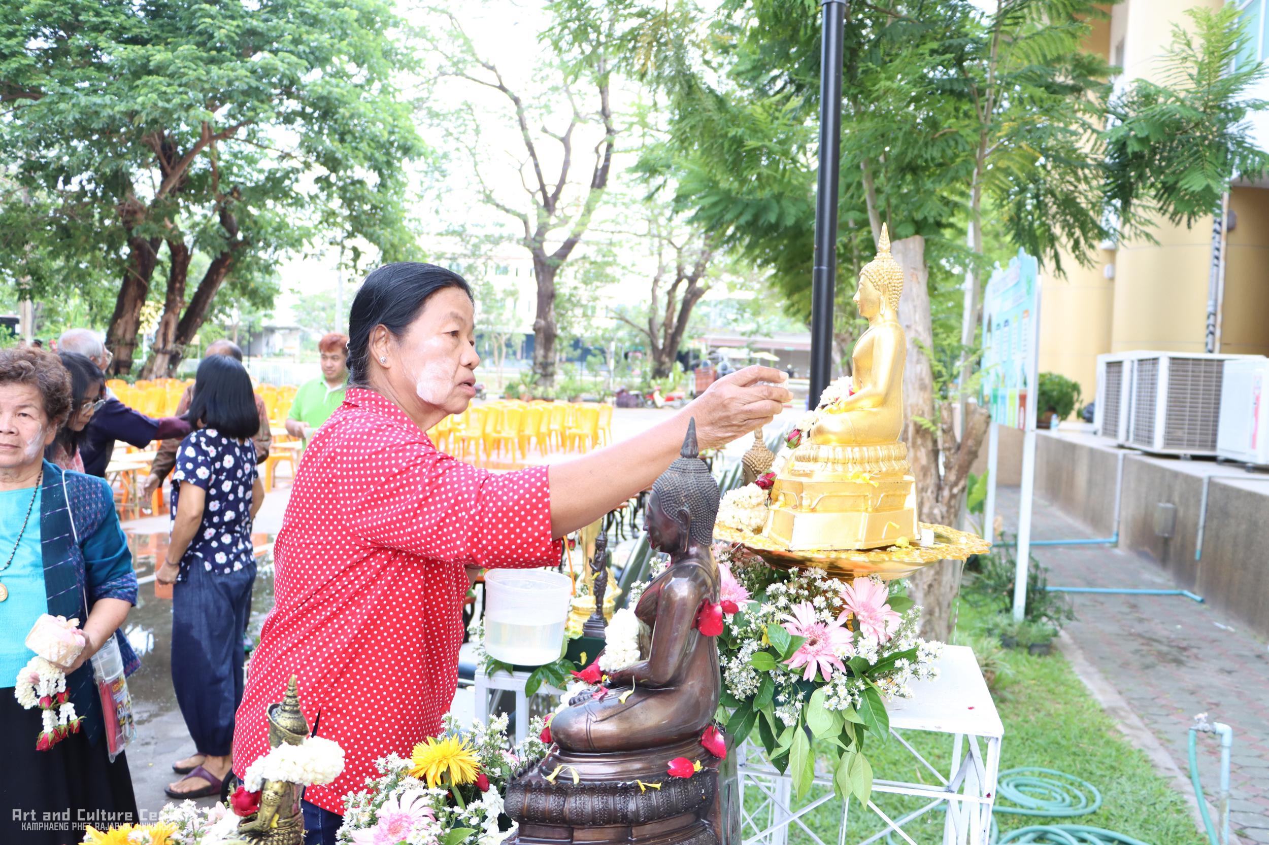 136. KPRU สวมผ้าไทย ห่มสไบ ใส่โจงสงกรานต์ สืบสานประเพณี ประจำปี ๒๕๖๘