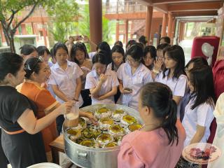 141. นักศึกษาจีน โปรแกรมภาษาไทย คณะมนุษย์ศาสตร์ มหาวิทยาลัยราชภัฏกำแพงเพชร เข้าศึกษาในรายวิชาภูมิปัญญาและมรดกไทยในการทำแกะสลักฟักทอง