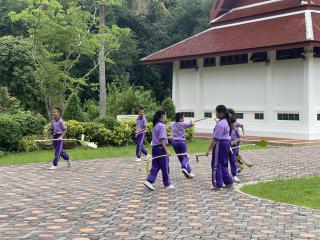 140. พิพิธภัณฑสถานจังหวัดกำแพงเพชร เฉลิมพระเกียรติได้ให้ความร่วมมือกับโรงเรียนสาธิตฯจัดกิจกรรมเรียนรู้นอกสถานที่ หน่วยบูรณาการแหล่งเรียนรู้ในท้องถิ่น เรื่องกล้วย ให้กับนักเรียนชั้นประถมศึกษาปีที่ 3-4