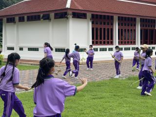 147. พิพิธภัณฑสถานจังหวัดกำแพงเพชร เฉลิมพระเกียรติได้ให้ความร่วมมือกับโรงเรียนสาธิตฯจัดกิจกรรมเรียนรู้นอกสถานที่ หน่วยบูรณาการแหล่งเรียนรู้ในท้องถิ่น เรื่องกล้วย ให้กับนักเรียนชั้นประถมศึกษาปีที่ 3-4