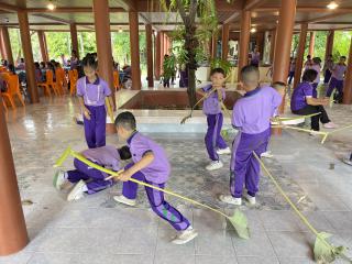 276. พิพิธภัณฑสถานจังหวัดกำแพงเพชร เฉลิมพระเกียรติได้ให้ความร่วมมือกับโรงเรียนสาธิตฯจัดกิจกรรมเรียนรู้นอกสถานที่ หน่วยบูรณาการแหล่งเรียนรู้ในท้องถิ่น เรื่องกล้วย ให้กับนักเรียนชั้นประถมศึกษาปีที่ 3-4