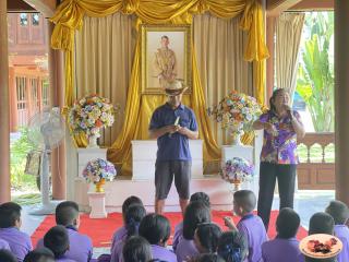 100. พิพิธภัณฑสถานจังหวัดกำแพงเพชร เฉลิมพระเกียรติ ได้ให้ความร่วมมือกับโรงเรียนสาธิตฯจัดกิจกรรมเรียนรู้นอกสถานที่ หน่วยบูรณาการแหล่งเรียนรู้ในท้องถิ่น เรื่องกล้วย ให้กับนักเรียนชั้นประถมศึกษาปีที่ 5-6