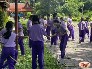 127. พิพิธภัณฑสถานจังหวัดกำแพงเพชร เฉลิมพระเกียรติ ได้ให้ความร่วมมือกับโรงเรียนสาธิตฯจัดกิจกรรมเรียนรู้นอกสถานที่ หน่วยบูรณาการแหล่งเรียนรู้ในท้องถิ่น เรื่องกล้วย ให้กับนักเรียนชั้นประถมศึกษาปีที่ 5-6