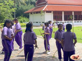 128. พิพิธภัณฑสถานจังหวัดกำแพงเพชร เฉลิมพระเกียรติ ได้ให้ความร่วมมือกับโรงเรียนสาธิตฯจัดกิจกรรมเรียนรู้นอกสถานที่ หน่วยบูรณาการแหล่งเรียนรู้ในท้องถิ่น เรื่องกล้วย ให้กับนักเรียนชั้นประถมศึกษาปีที่ 5-6