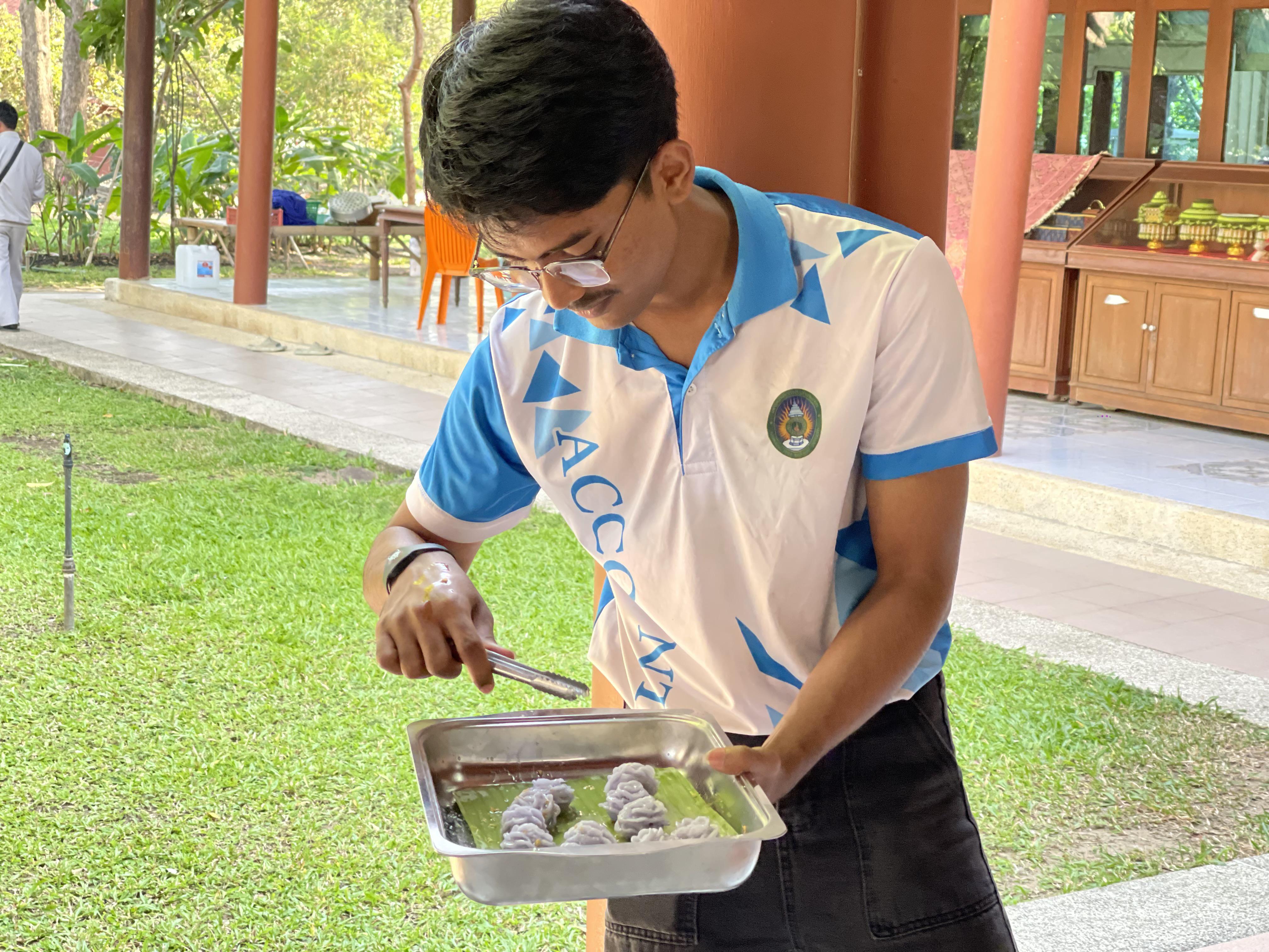 71. พิพิธภัณฑสถานจังหวัดกำแพงเพชร เฉลิมพระเกียรติ สำนักศิลปะและวัฒนธรรม มหาวิทยาลัยราชภัฏกำแพงเพชร ต้อนรับอาจารย์และนักศึกษาโปรแกรมวิชาการบัญชี คณะวิทยาการจัดการ มหาวิทยาลัยราชภัฏกำแพงเพชร แม่สอดี้ ขออนุญาตเข้าศึกษาดูงานและจัดกิจกรรมการทำขนมไทย